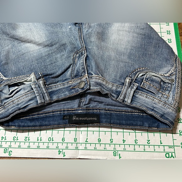 Twentyone Black by Rue 21 low rise skinny jeans distressed - Picture 6 of 9